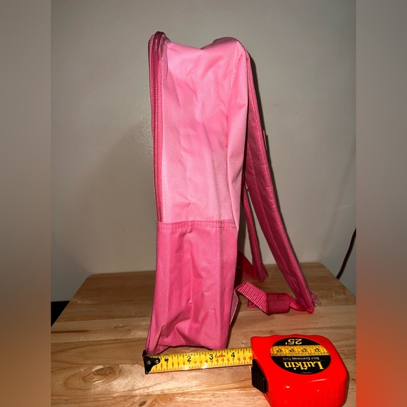 Hello Kitty
Light Weight Backpack - Picture 2 of 8